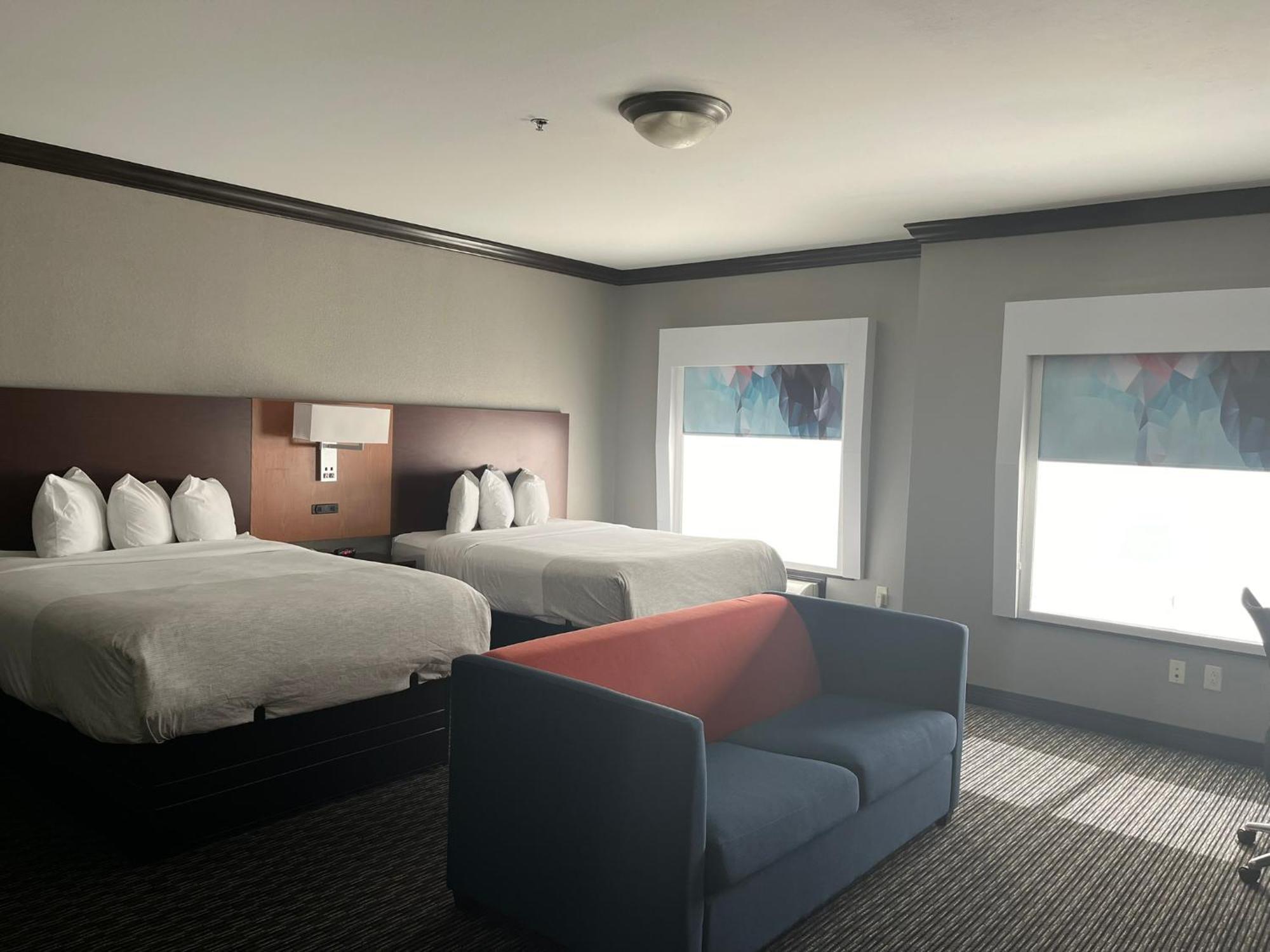 Hawthorn Suites By Wyndham Лъбък Екстериор снимка